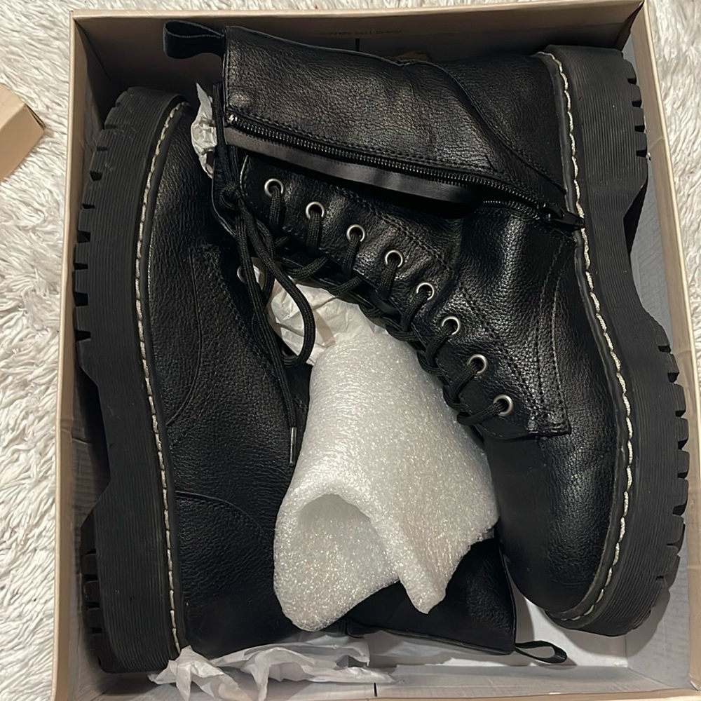 Boots size 8.5-SOLD